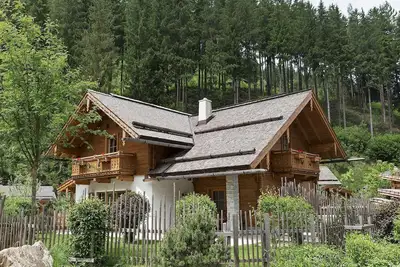 Image de \"Förster-Hütte\" 175 m² - village de vacances Holzleb'n