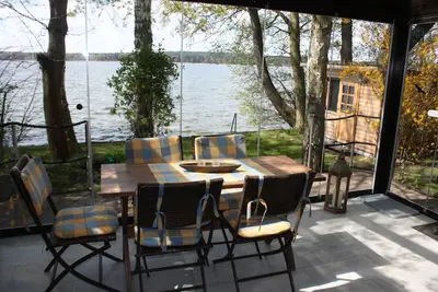 Image de Bungalow directement sur le lac avec jardin d'hiver, très privé - Ferienhof Löschebrand