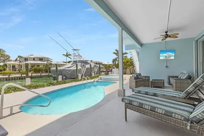 Image de Reel Paradise Membership Adhésion à la piscine privée, au quai et au club Cabana