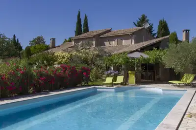 Image de Country house with Provencal charm, quiet and not overlooked