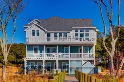 Série Signature | Baleine Midas | Corolla | Soundfront | 6 chambres | 14 couchages