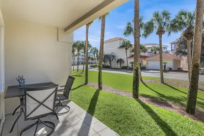 Image de Steps to Beach • Ground-Floor Condo with Resort Amenities ~ Maravilla 4109