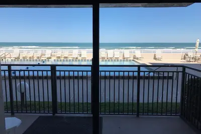 Image de Condo Sur L'Oceanfront 2\/2 Rez De Chaussee