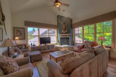 Image de Magnifique condo Breckenridge spacieux - à pied de la rue Main, plafonds voûtés