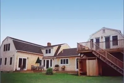 Image de Nouveau, spacieux, privé, niché dans Pines - 5 Br / 3. 5 Ba en sommeil 10