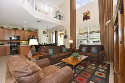 Image de Luxe sur un budget - Watersong - Incroyable Spacieux 6 Lits 4 Bains Villa - 9 Miles To Disney