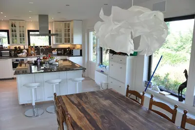 Image de Villa privée dans un jardin oasis, à 10 minutes du centre-ville
