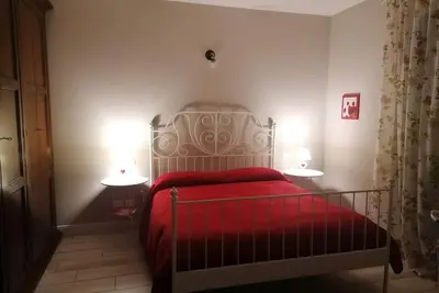 Image de Romantique et lumineux apartemen, situé dans un petit paradis sur le lac de Gard