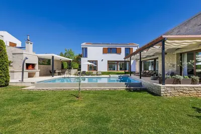 Image de Maison de vacances privée avec piscine privée, bain à remous, Wifi, climatisation, Tv, terrasse