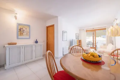 Image de Penthouse appartement avec piscine, mer et montagne Vues depuis la terrasse privée sur le toit.