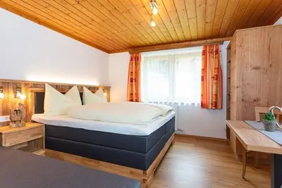 Image de Chambre double avec douche, Wc '10' - Appartements Breitfuß