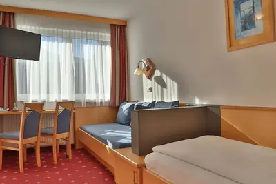 Image de Chambre double (2 lits) avec douche, toilette - trombone, pension