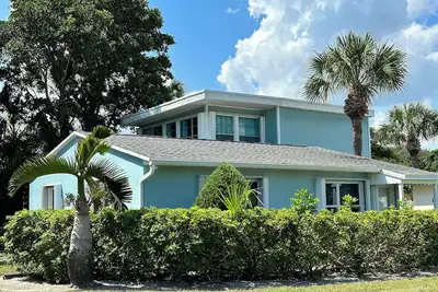Image de Comfy Comfy Comfy - Aqua Cottage - Maison la plus proche de South Beach & Park
