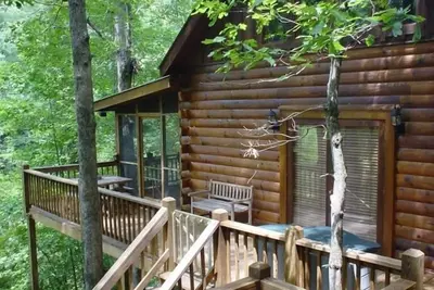 Image de River Rest: cadre romantique et relaxant avec bain à remous sur un ruisseau Trophée Trout