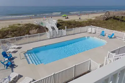Image de Oceanfront Pool Home (chaleur de la piscine gratuite) / Vues Incroyables / Super Emplacement / Île d'Émeraude