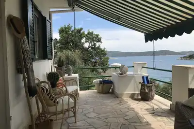 Image de Maison en bord de mer pour 4-5 personnes avec jetée privée à 35 minutes de l'aéroport de Split.