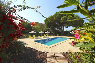 Image de Belle villa individuelle avec piscine privée - près de la plage de Porto do Mos