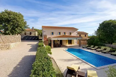 Image de Belle maison de 4 chambres à Garica