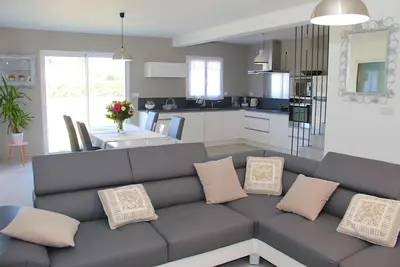 Image de Entre Avignon, Orange et Nimes villa avec piscine privée et jardin
