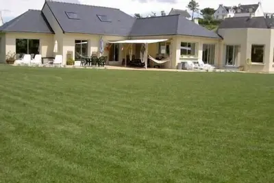 Image de Villa Crozon Bretagne, 12 personnes, piscine intérieure et plage 150 m