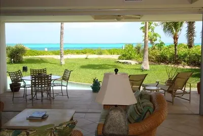 Image de Condo de luxe en bord de mer sur Best Snorkeling Reef de Grace Bay