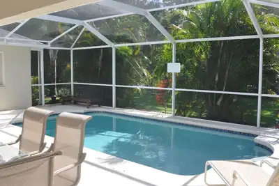 Image de PrivacyIncroyable confidentialité à 15 min de Disney! Maison de piscine sécuritaire et relaxante idéale pour les familles!