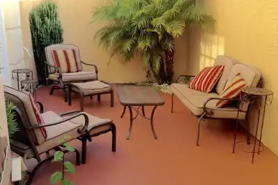 Image de Magnifique condo au 1er étage avec 2 chambres et cour dans le terrain de golf