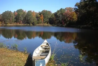 Image de Pine Grove Cottage - Escapade romantique sur un lac privé