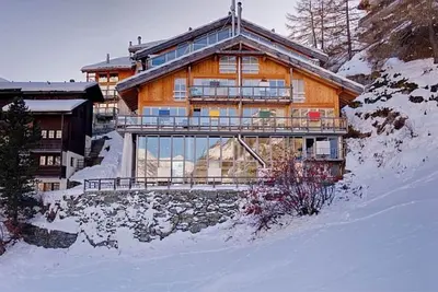 Image de Luxueux chalet de 3 chambres situé dans la belle ville de Zermatt
