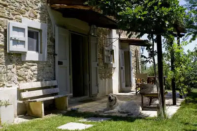 Image de Maison idyllique sur la frontière toscane de l'Ombrie avec piscine privée à louer, 2-4 personnes