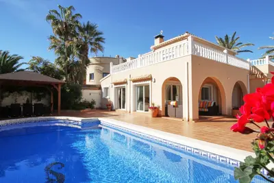 Image de Superbe Villa avec piscine privée, 1 minute à pied de la Sandy, drapeau bleu, Cala Ca
