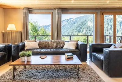 Image de À rénover en 2019 Appartement de 3 chambres avec de superbes vues, à 400m de la ville