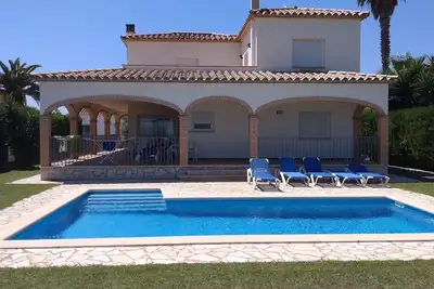 Image de Très belle villa grand confort avec piscine privée sur la costa brava