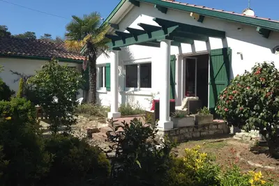 Image de L'Hermitage à Anglet : maison avec jardin près des plages