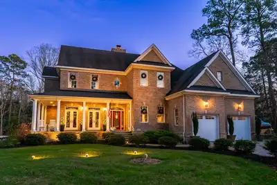 Image de Premier Partner \/ 5 Star Host, 5 chambres Home, 14 personnes, draps inclus
