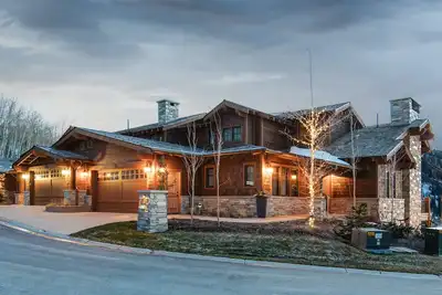 Image de Spectacular Luxury Home Avec 2 Niveaux De Divertissement En Plein Air / Salle À Manger
