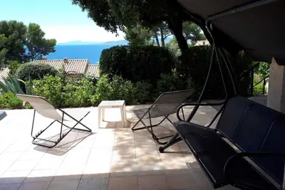 Image de Villa Provençale avec vue sur mer dans domaine privé près des plages à Boulouris