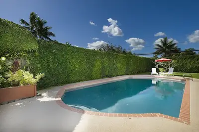 Image de Étapes vers la plage de Kailua - Piscine chauffée - Climatisée - Contactez le propriétaire / Tarifs