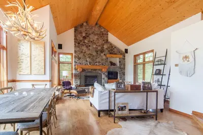 Image de Escapade de vacances au ski idéale! Parfait ski à l'intérieur \/ à l'extérieur de la maison de montagne