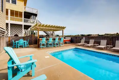 Image de Premier Oceanfront Home w / Pool, bain Ă remous, salle de jeux, linge de maison, Netflix, Dog-Friendly
