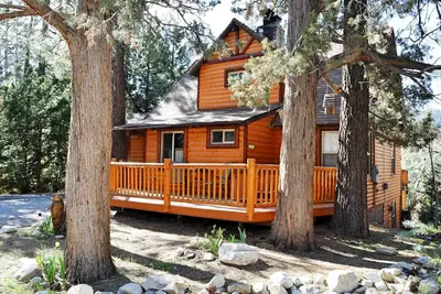Image de Cozy Log Cabin, 3 + 2, Salle de jeux, Coffee Bar, Spa, Vue, Près de Ski, Lac et Golf
