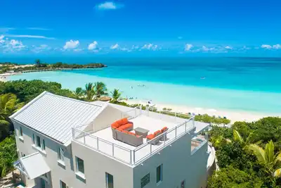Image de Villa Blue Heaven - Sur la meilleure plage! - Vues turquoise / piscine / couchers de soleil