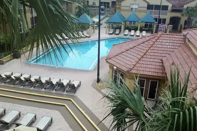 Image de 1043 Dollars Near Disney! Large 2-Bedroom Condo, W/D, Porch, Whirlpool Tub