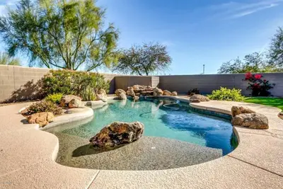 Image de Luxe N. Scottsdale maison moderne avec piscine chauffée dans un excellent locatio