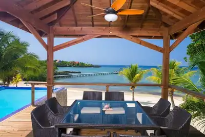 Image de Snorkel De Votre Plage PRIVÉE - Piscine Infinity - Espacieuse Vie De Luxe