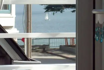Image de Sea Angel - Vues sur l'océan et étapes vers le sable à Seabright Beach