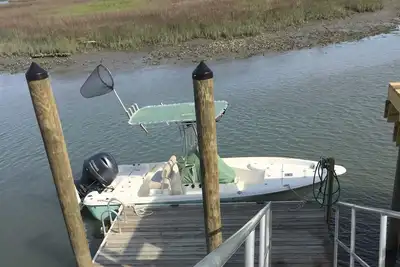 Creekfront avec Dock - reposant et beau, le temps s'arrête ici. Apportez un bateau