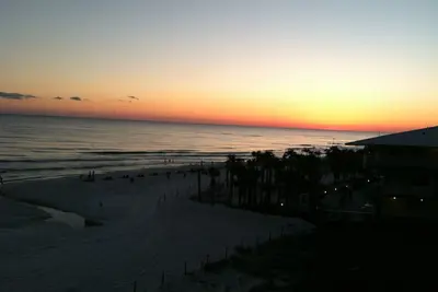 Image de Condo de luxe, calme sur la plage à Seachase, près de Pier Park, ensemble de plage gratuit