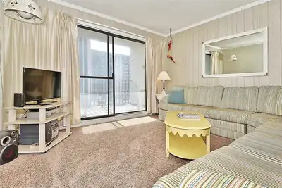 Image de 133rd Street oceanblock condo de deux chambres à deux salles de bains