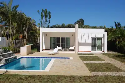 Image de Villa de luxe familiale avec piscine privée près de Sandy Beach